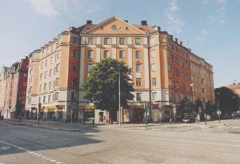Kv. Porslinsbruket 15, bostadshus vid Sankt Eriksgatan 77 i Stockholm.